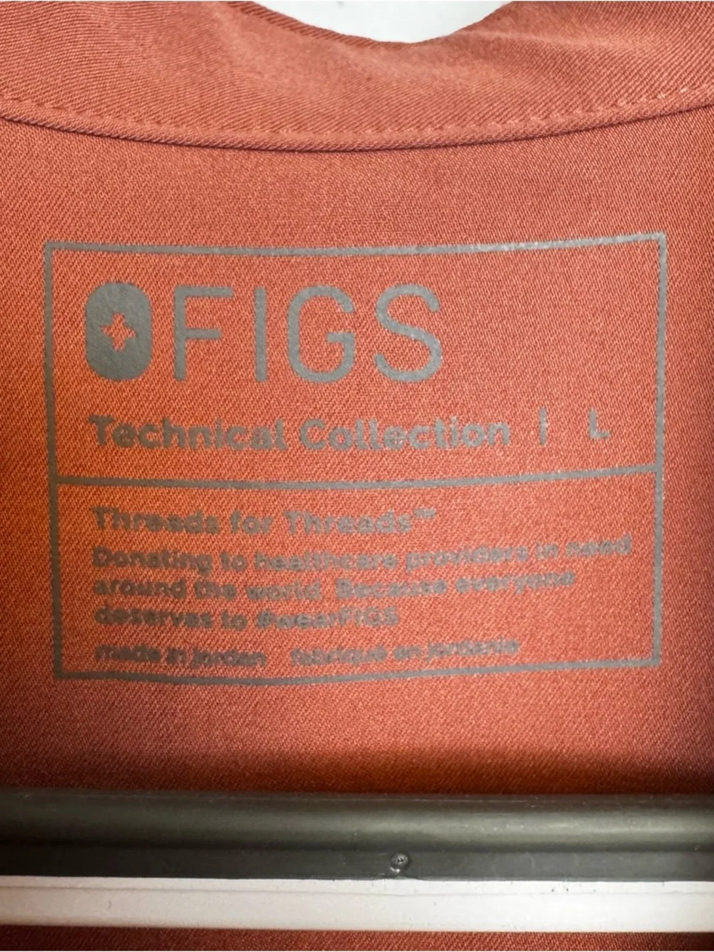 Figs Muted pink scrub top cap sleeve MVP heart ladies work wear pocket utility L - Picture 5 of 5